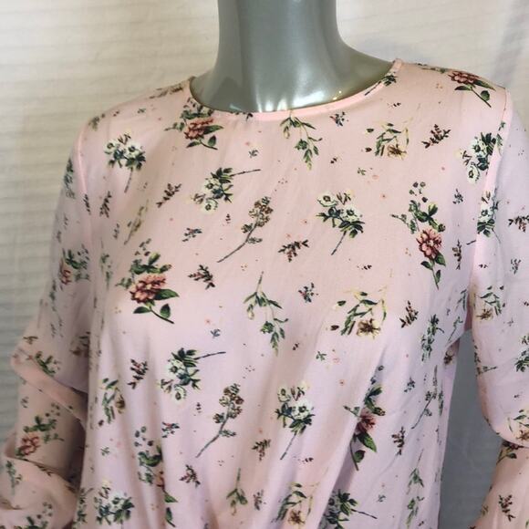 Shades of Blonde Long sleeve Floral Top Size XS - Picture 2 of 10